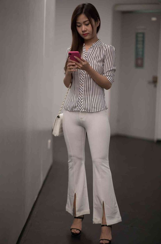 逛书店的白色紧身裤女孩【450P】04040-素云集