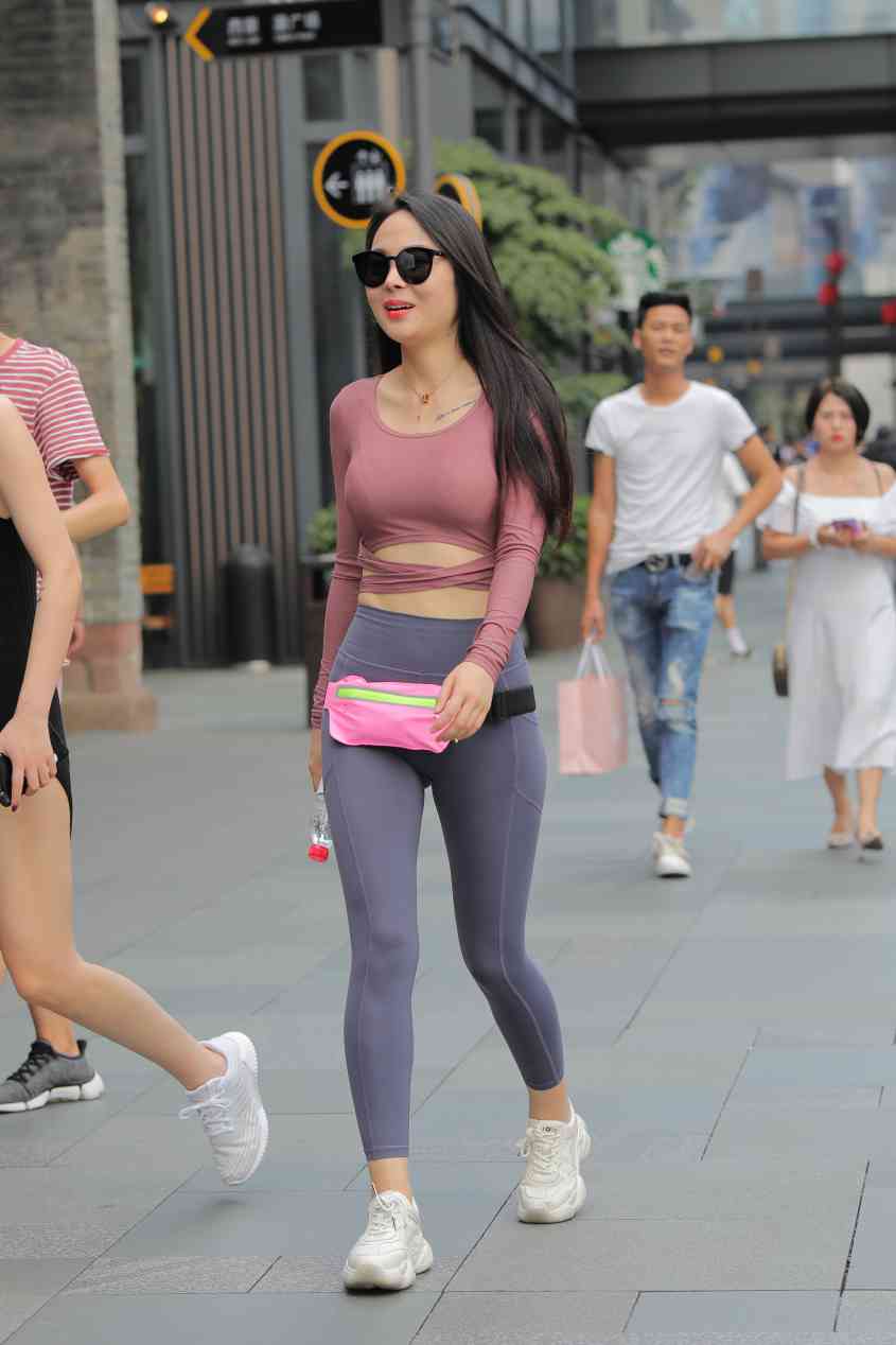 【免费】戴墨镜的时尚女孩【57P】04024-素云集