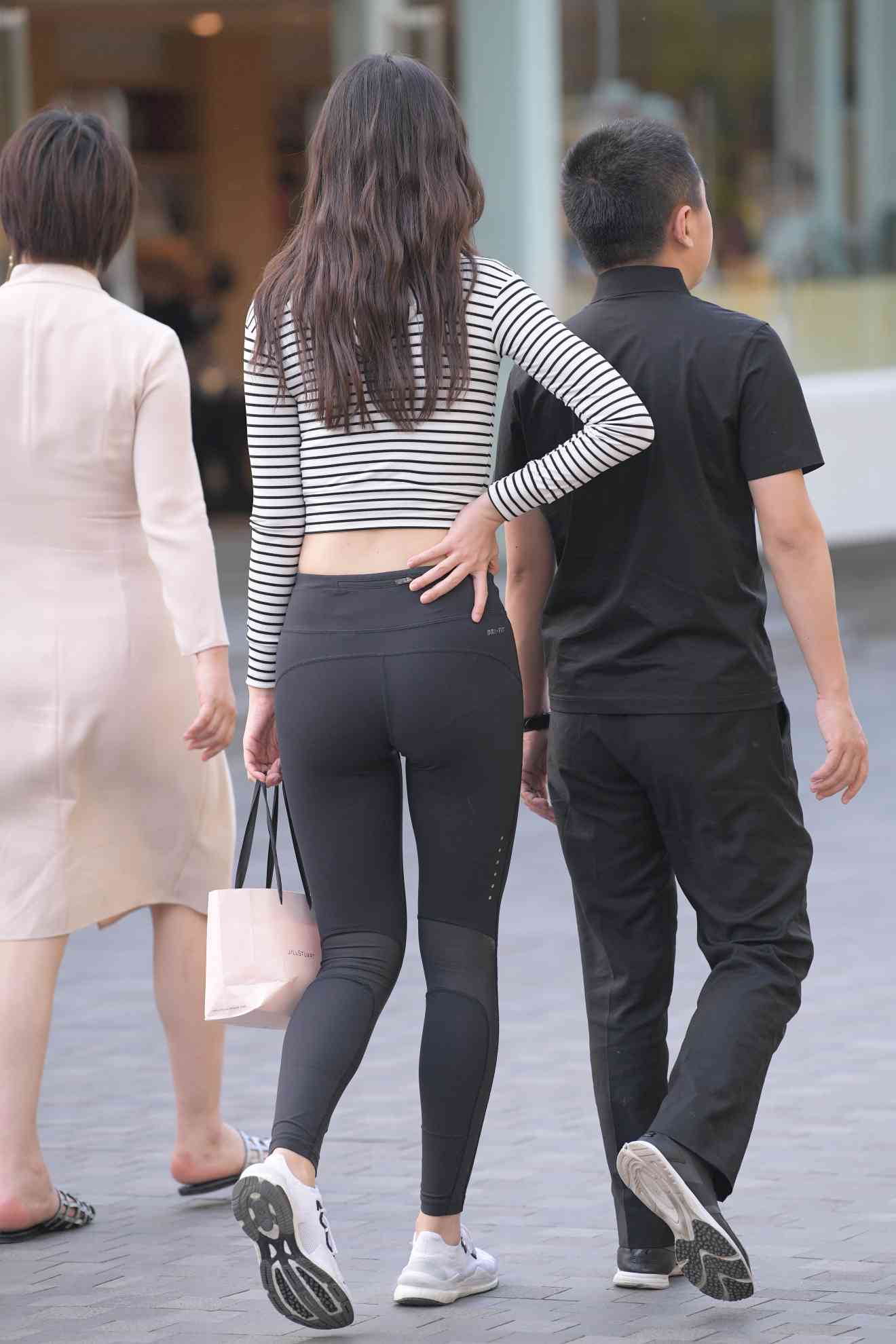 图片[3]-【免费】逛街的瑜伽裤女人【23P】04033-素云集