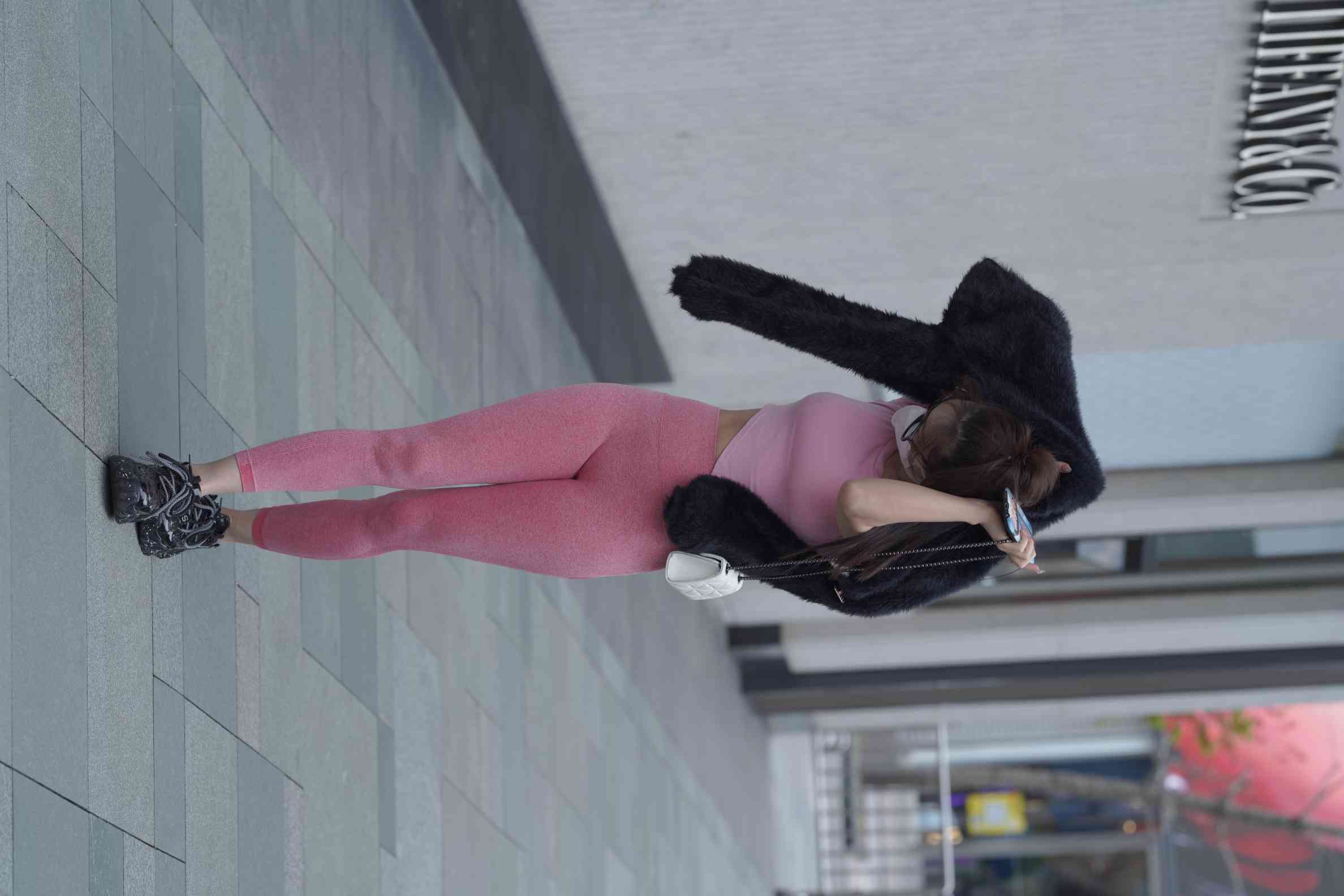 图片[2]-粉红色瑜伽裤的眼镜妹妹【93P】04019-素云集