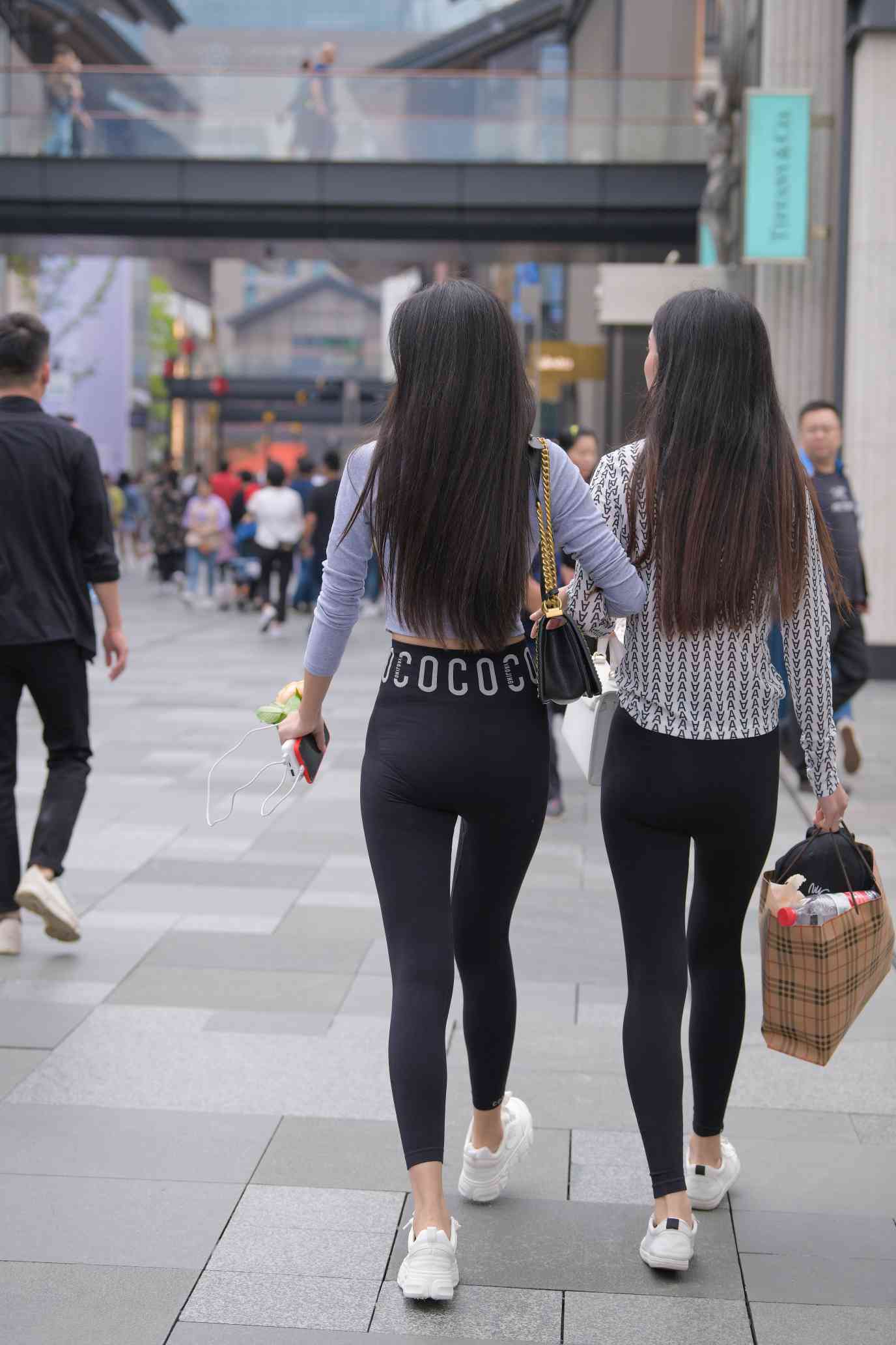 图片[3]-【免费】逛街的两个瑜伽裤姑娘【40P】04030-素云集