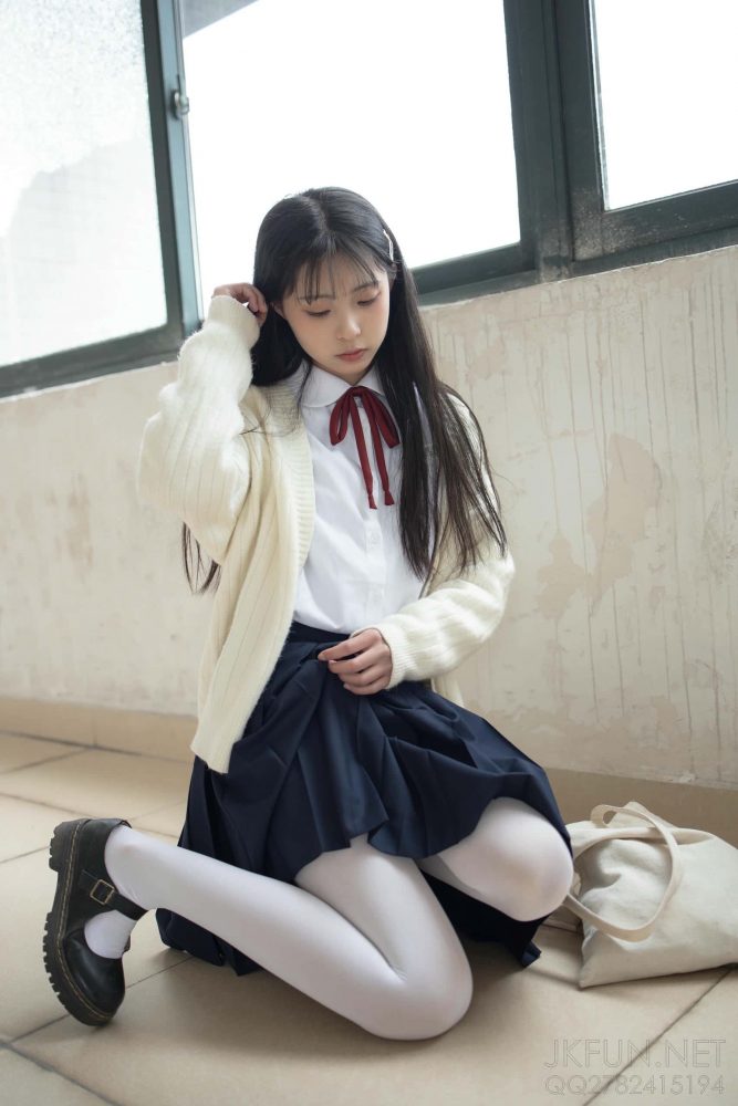 甜美可人的白丝姑娘【127P】J2555-素云集