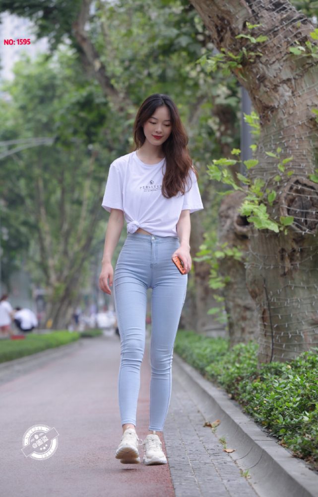个子非常高的紧身牛仔裤女孩J2065 879P1V-25.5GB-素云集