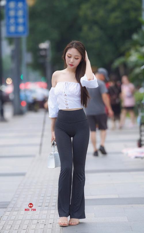 身材非常哇塞的瑜伽裤女孩  J1333 521P6V-21.6GB-素云集