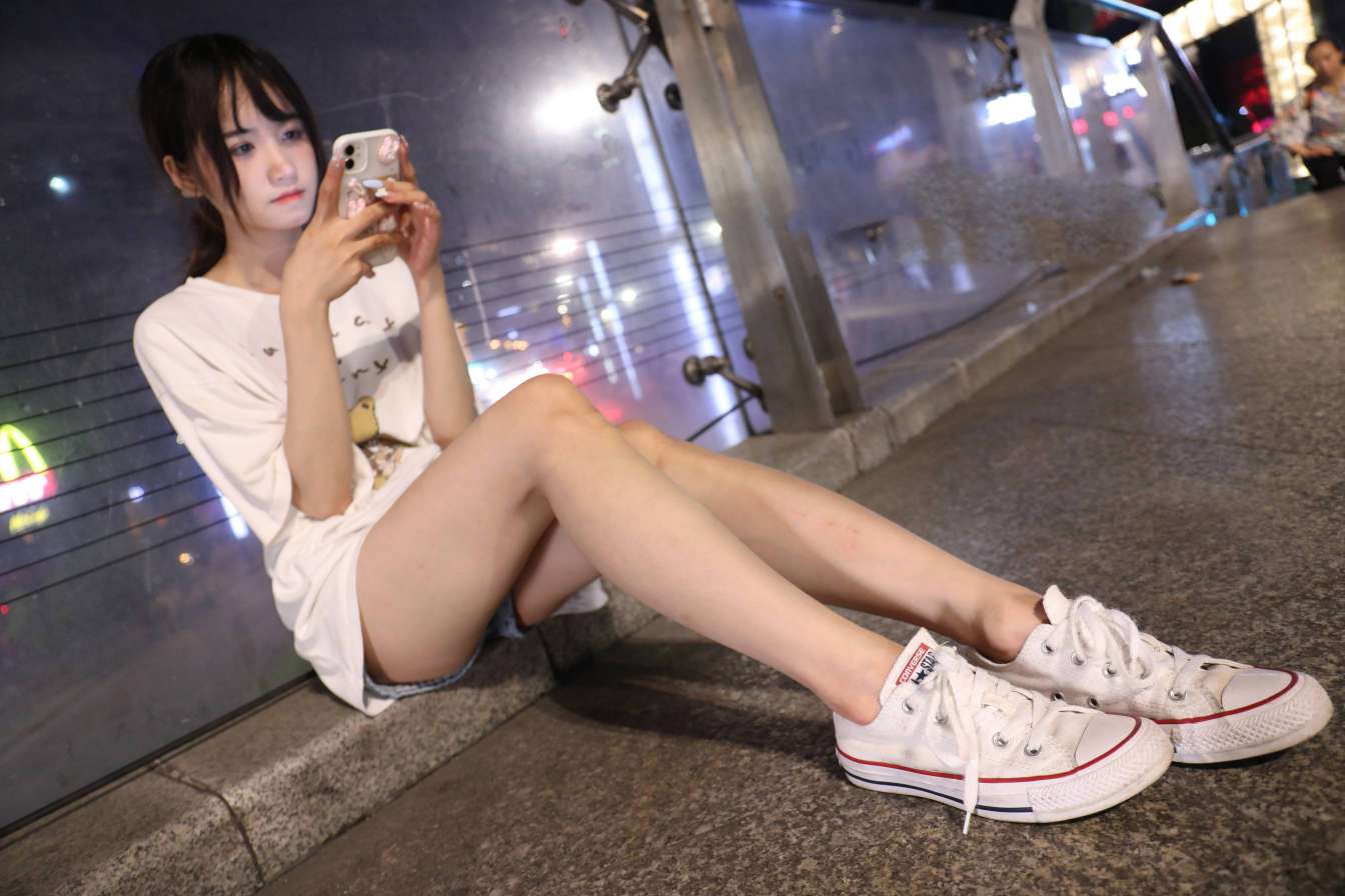 图片[3]-KTV里唱歌的长腿帆布鞋女孩【102P】20015-素云集