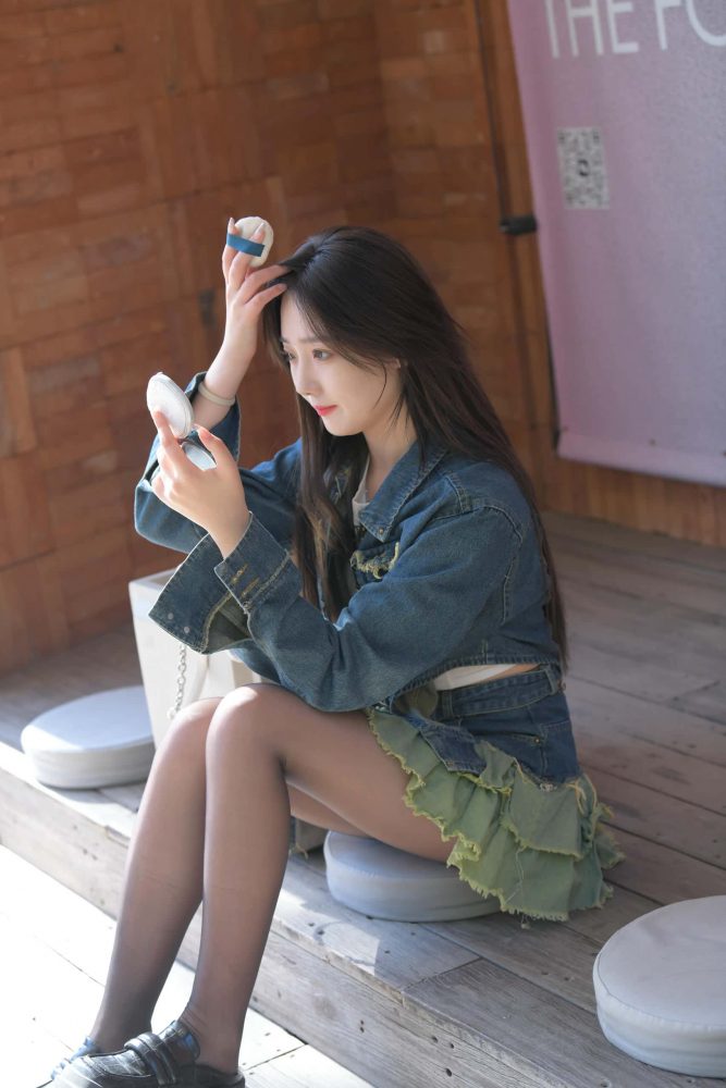 黑丝牛仔裙妹子，长得太标志了【750P】J3414-素云集