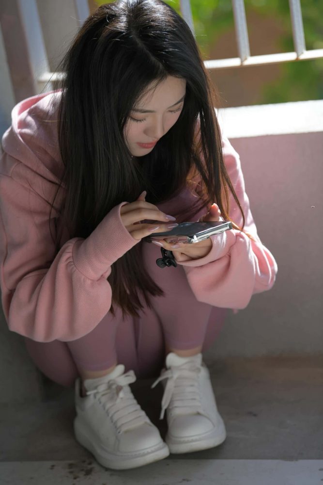 在外面拍照的粉色系女孩【653P】J6238-素云集