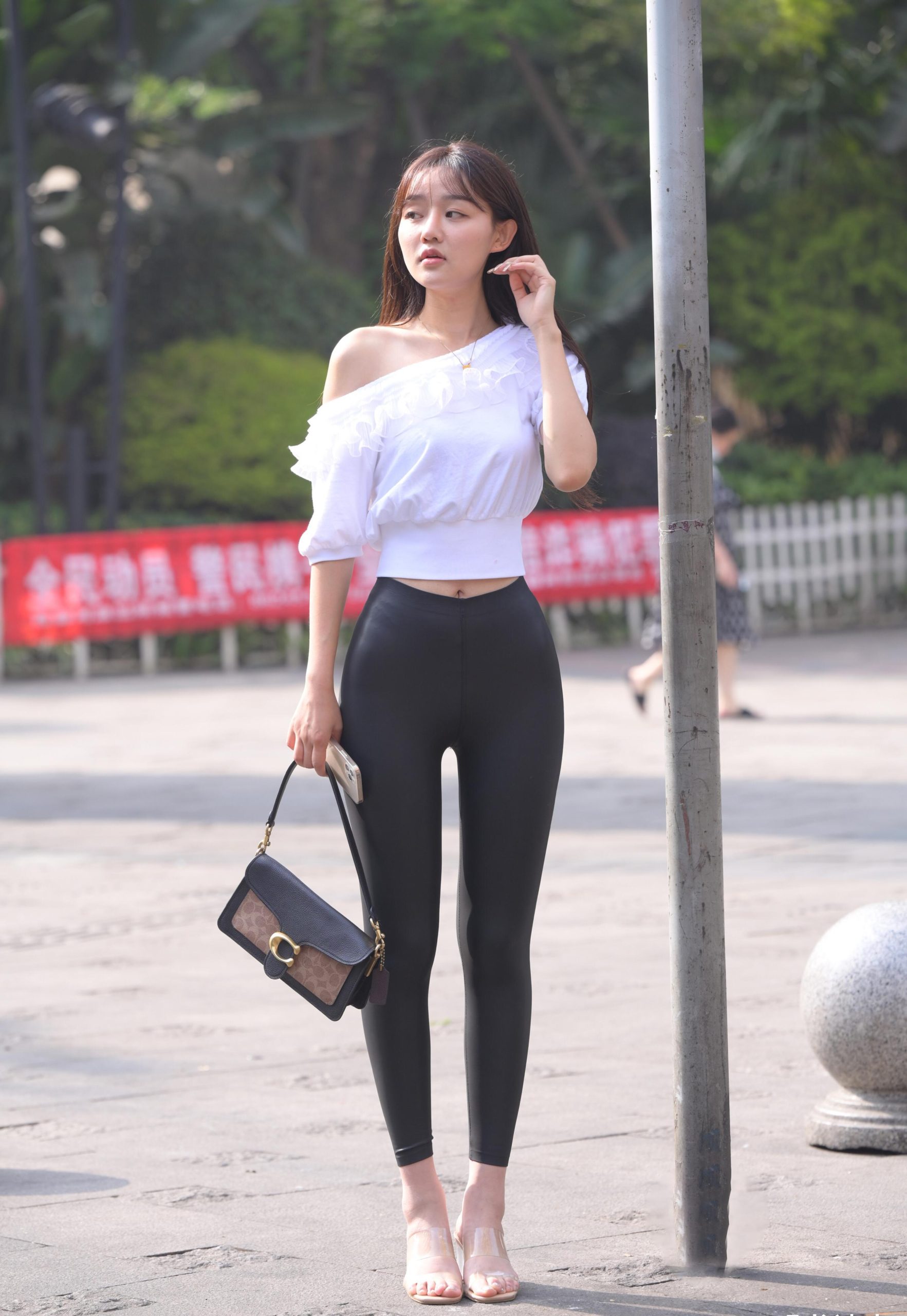 图片[5]-笑容非常甜美且治愈的皮裤女孩 J1945 751P1V-22.1GB-素云集