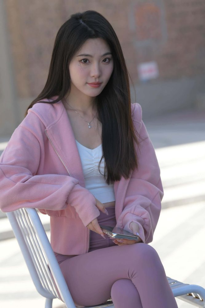 在外面拍照的粉色系女孩【653P】J6238-素云集