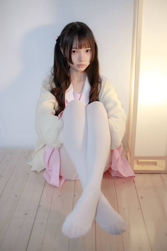 好像有什么心事的白丝双马尾女孩【59P】20022-素云集