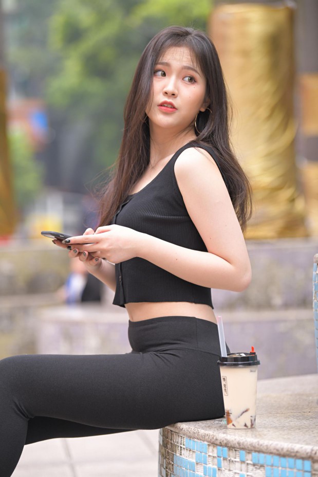 喝奶茶的黑色瑜伽裤长发姑娘【376P】00055-素云集