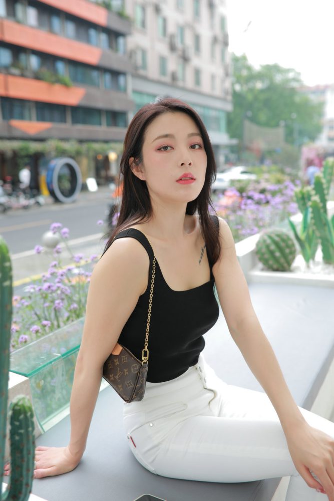 非常漂亮的白色紧身裤女孩J2055 895P2V-24.5GB-素云集