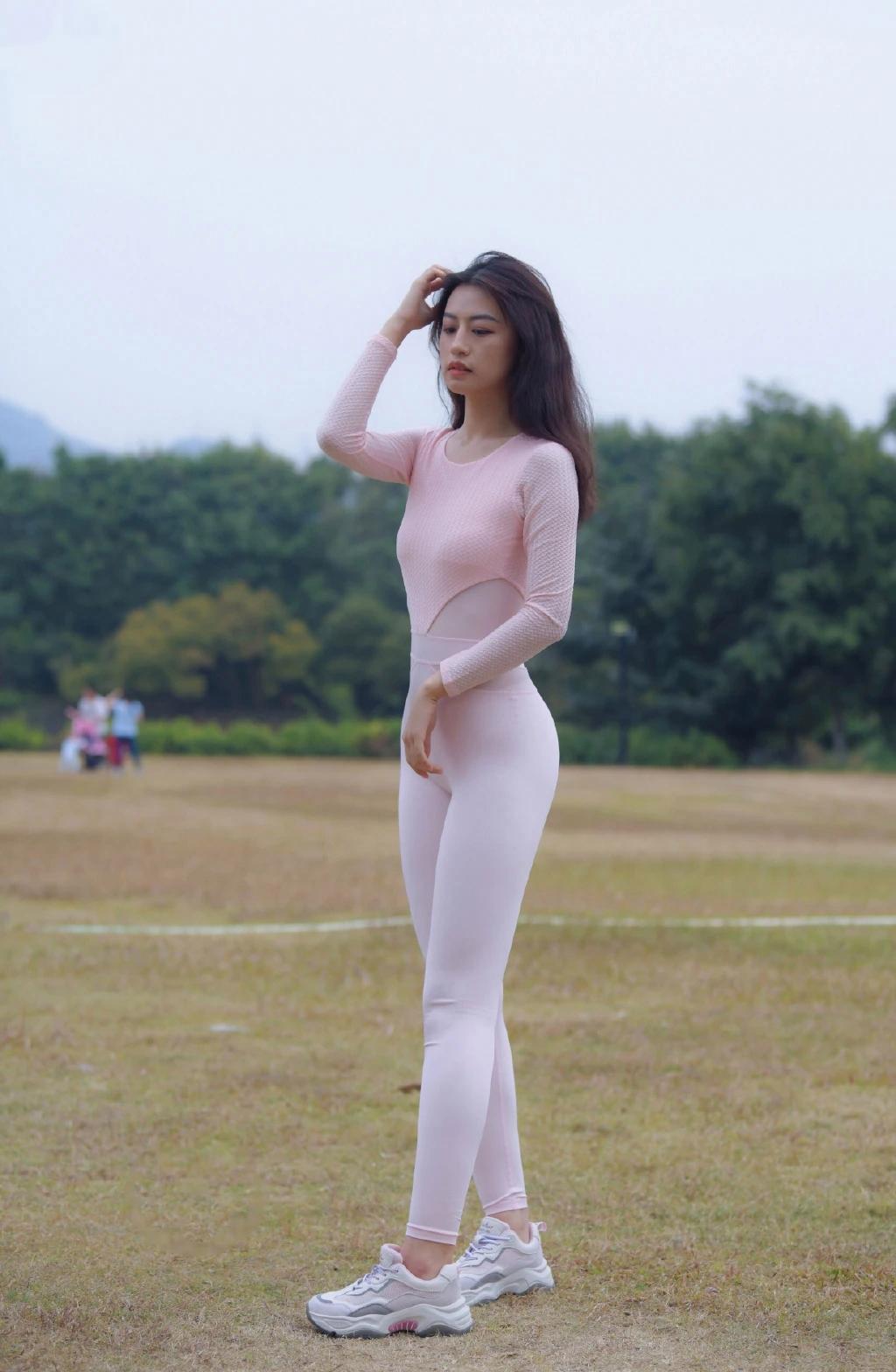 柔情似水的瑜伽裤姑娘 J1429 291P1V-14.6GB-素云集