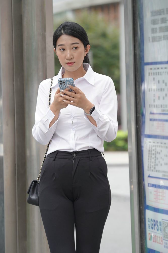 图片[3]-等公交的制服女人J2130 976P2V-29.5GB-素云集