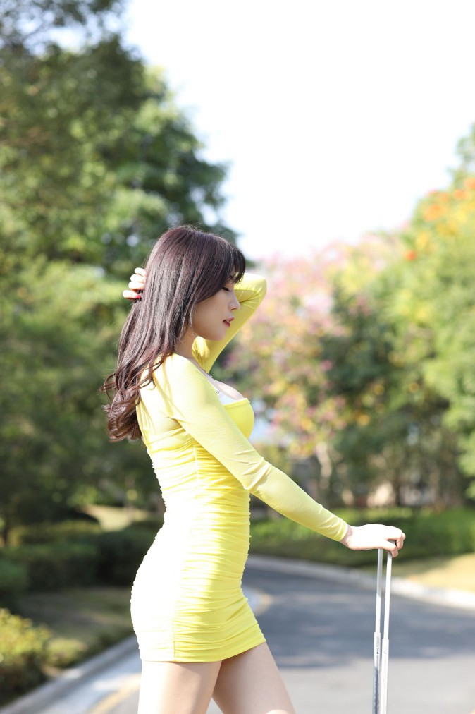 图片[6]-穿紧身裙的美丽姑娘要出去旅行了【419P】00046-素云集