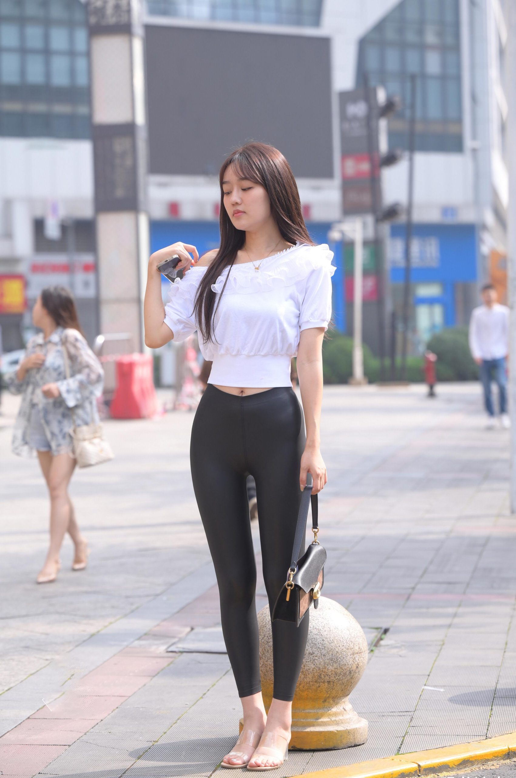 图片[4]-笑容非常甜美且治愈的皮裤女孩 J1945 751P1V-22.1GB-素云集