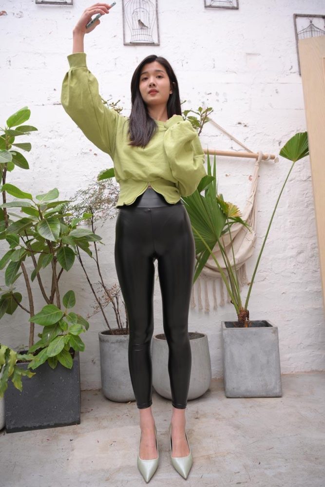 身材很棒的紧身皮裤女孩 J1537 653P1V-19.3GB-素云集