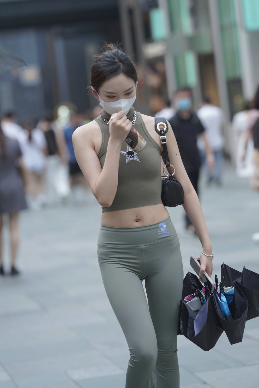 戴口罩的瑜伽裤小女人J3557 133P-1.43GB-素云集