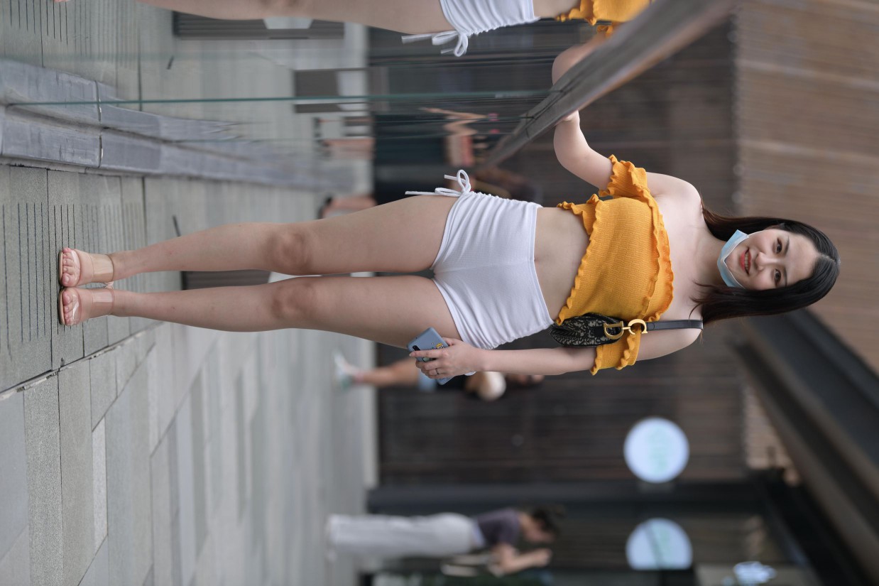 高腰白色短裤的漂亮女孩【767P】00065-素云集