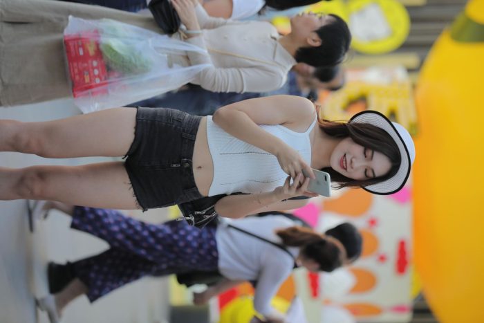 非常时尚阳光的牛仔热裤女孩【808P】00064-素云集