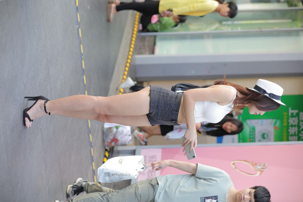 非常时尚阳光的牛仔热裤女孩【808P】00064-素云集