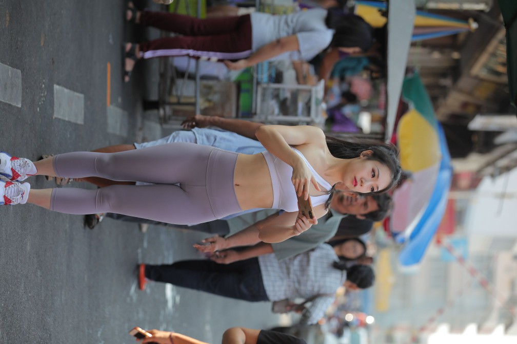 逛街的马尾辫瑜伽老师【556P】00016-素云集