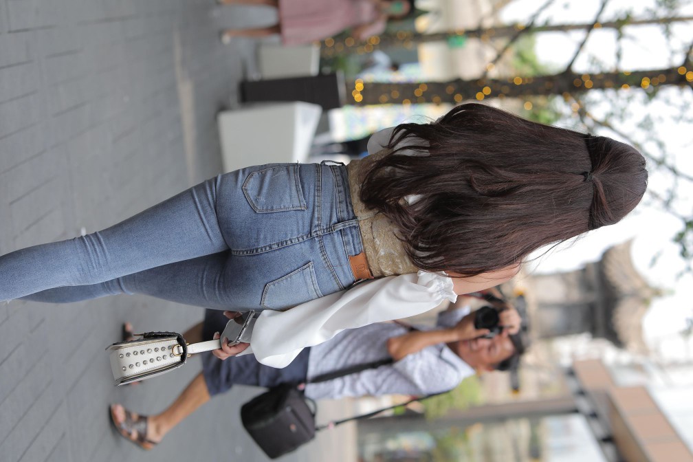 图片[4]-长相甜美的紧身牛仔裤姑娘【114P】00038-素云集