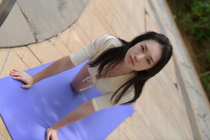 游泳池旁边的比基尼女生【327P】00042-素云集