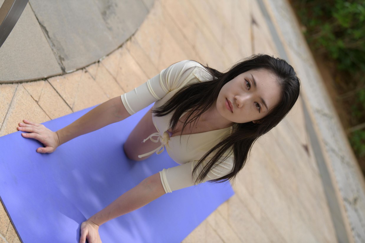 游泳池旁边的比基尼女生【327P】00042-素云集