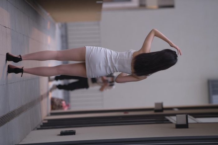 长发女孩紧身短裙特别显身材【245P】00040-素云集