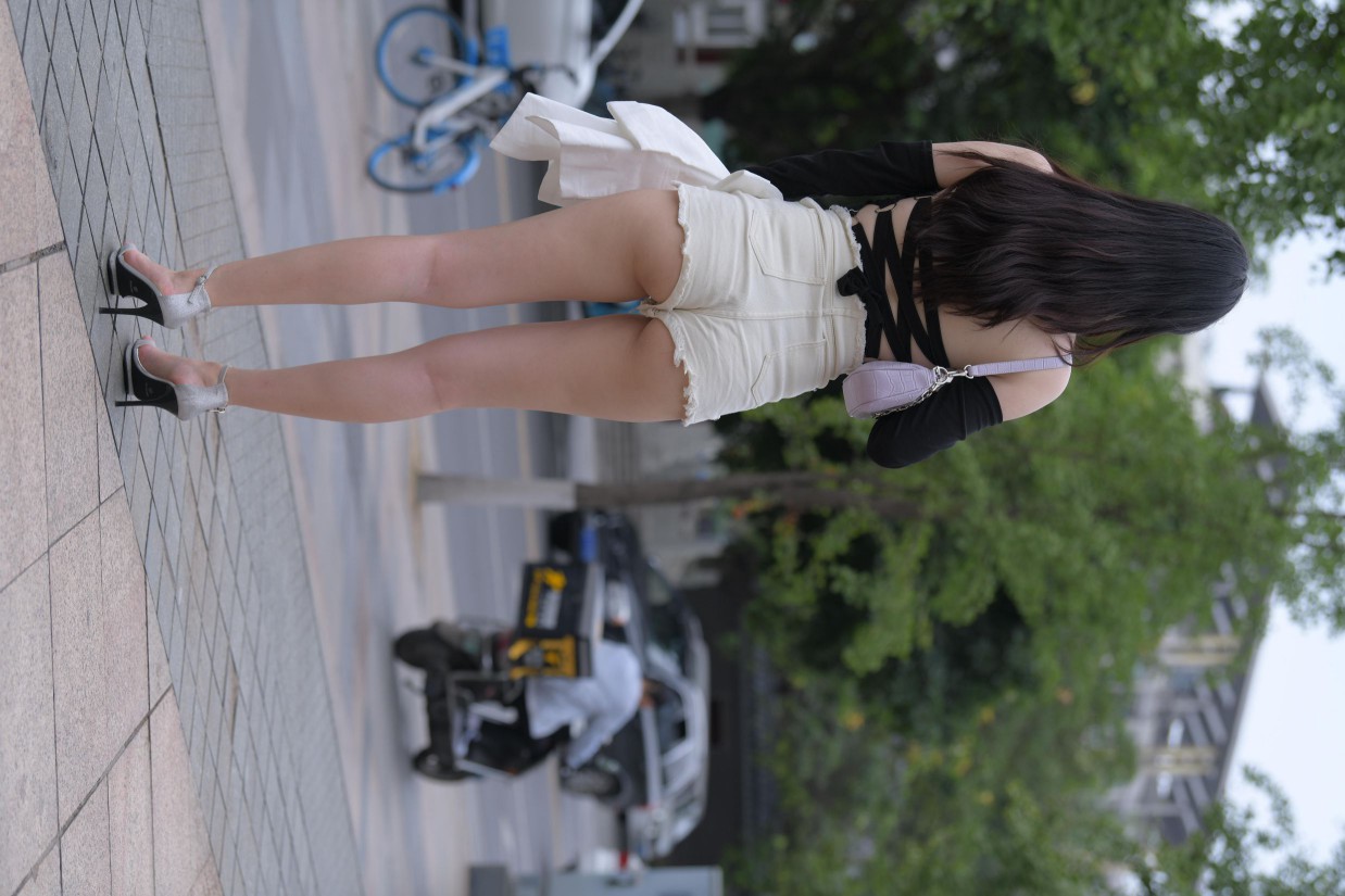 图片[5]-白色短裤的女生笑的很开心【177P】00035-素云集