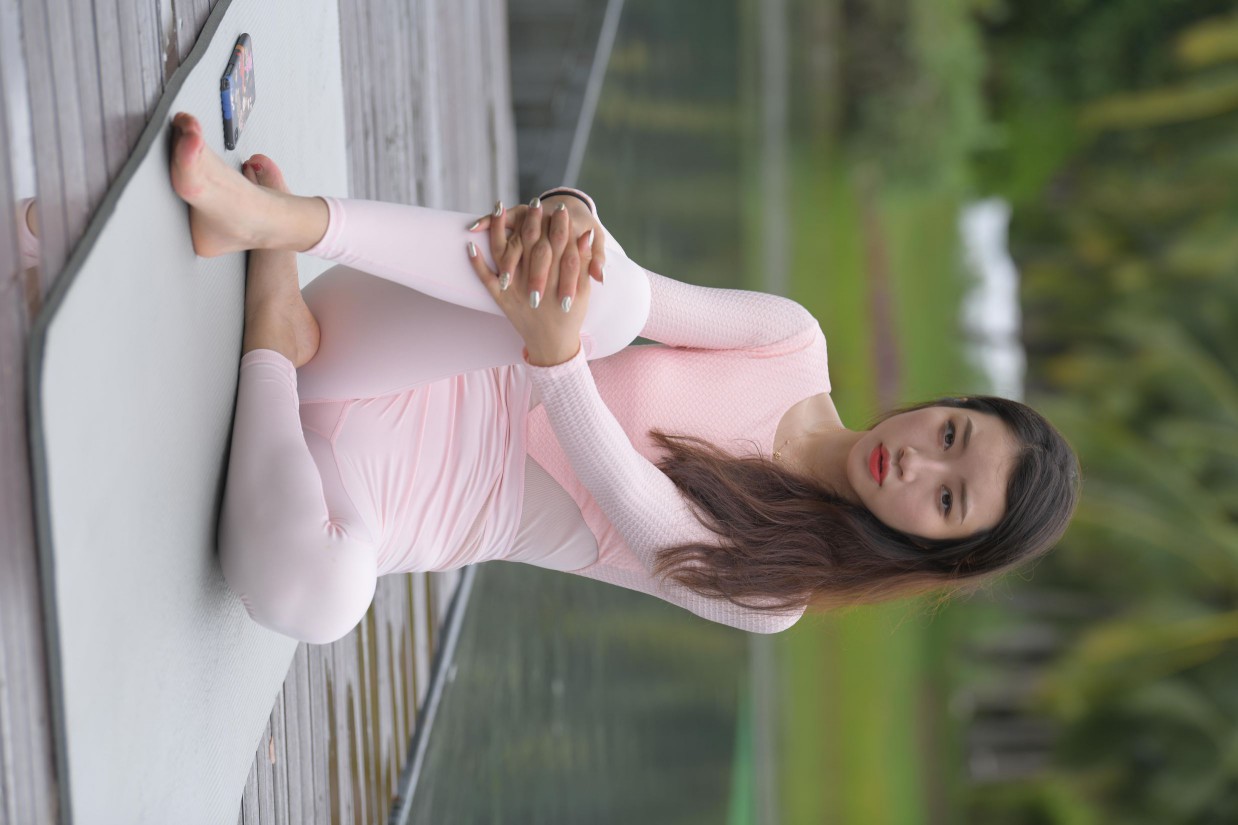 图片[7]-很漂亮眼睛也很大的白色瑜伽裤女孩【249P】00063-素云集