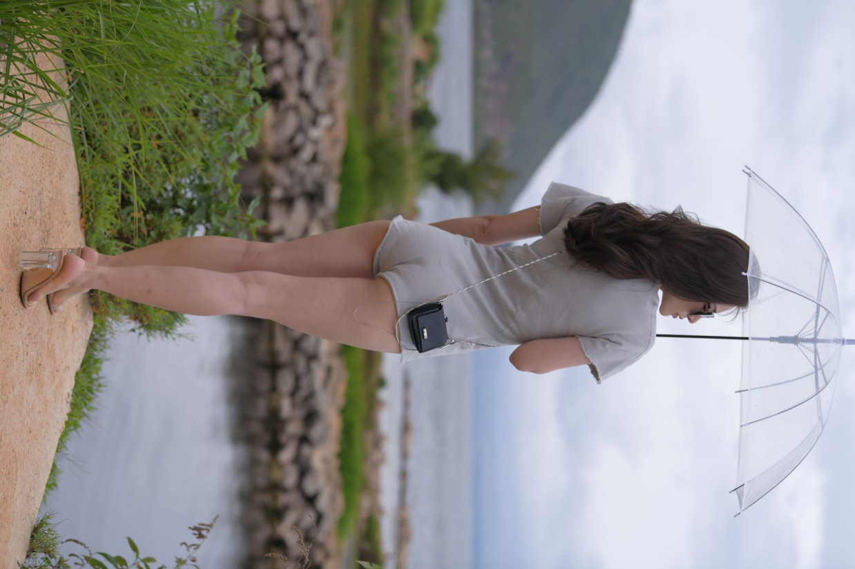 图片[6]-在海边开跑车的连衣短裤女孩【390P】00030-素云集