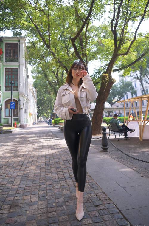 图片[2]-戴眼镜的皮裤女孩 J1473 1046P2V-35.5GB-素云集