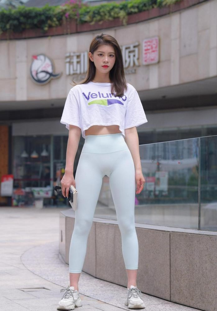 这个瑜伽裤女孩真的很漂亮 J1960 815P1V-28.9GB-素云集