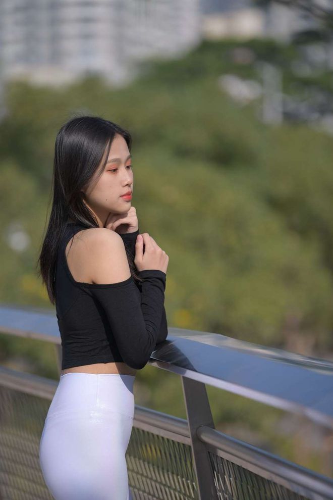 图片[4]-穿紧身白裤的端庄女孩 J1436 674P1V-22.2GB-素云集