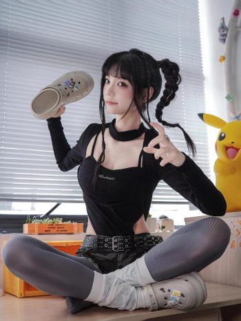 图片[10]-牛仔热裤+灰丝姑娘玩自拍-素云集