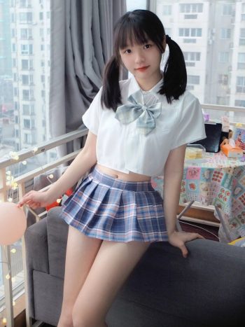 图片[7]-网格丝袜的清纯双马尾小姑娘-素云集