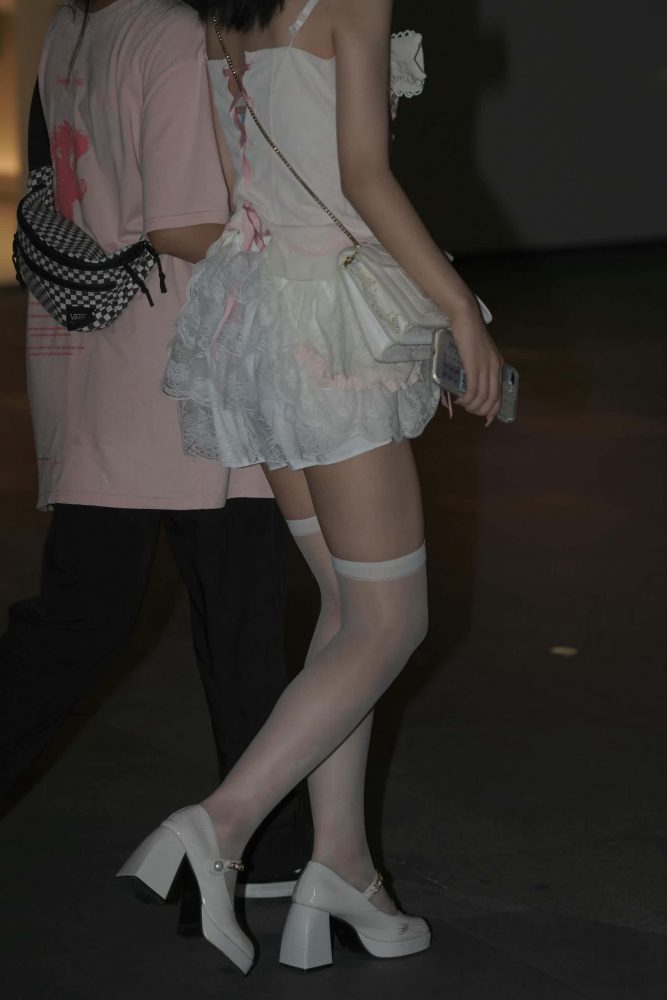 正在逛街的粉色连衣裙妹子【76P】YA6443-素云集