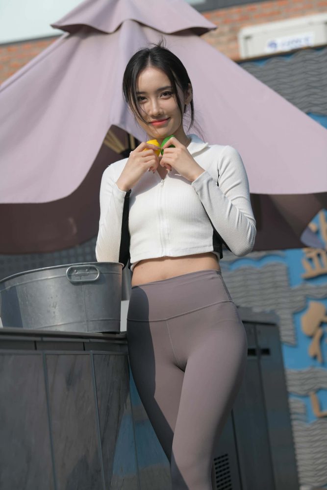 又飒又美的紫色瑜伽裤姑娘【701P】J8165-素云集