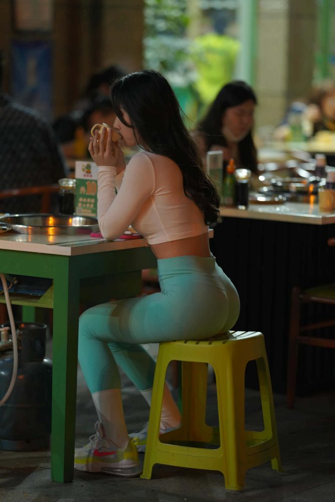 偶遇吃夜宵的清纯妹子【505P】J5464-素云集