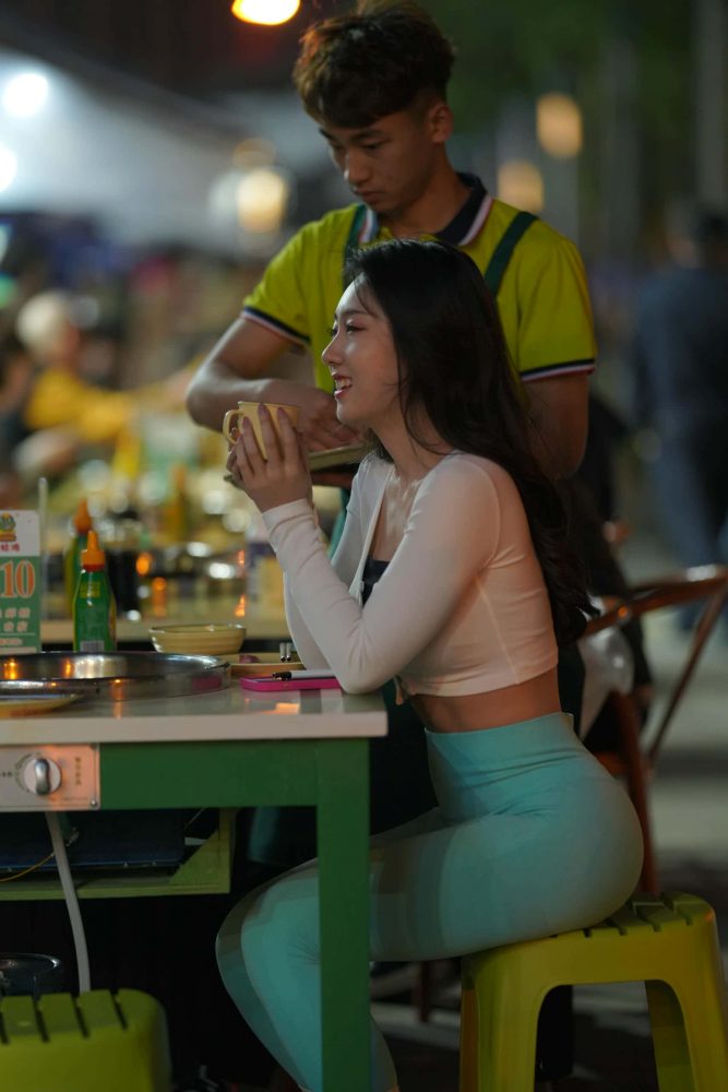 偶遇吃夜宵的清纯妹子【505P】J5464-素云集