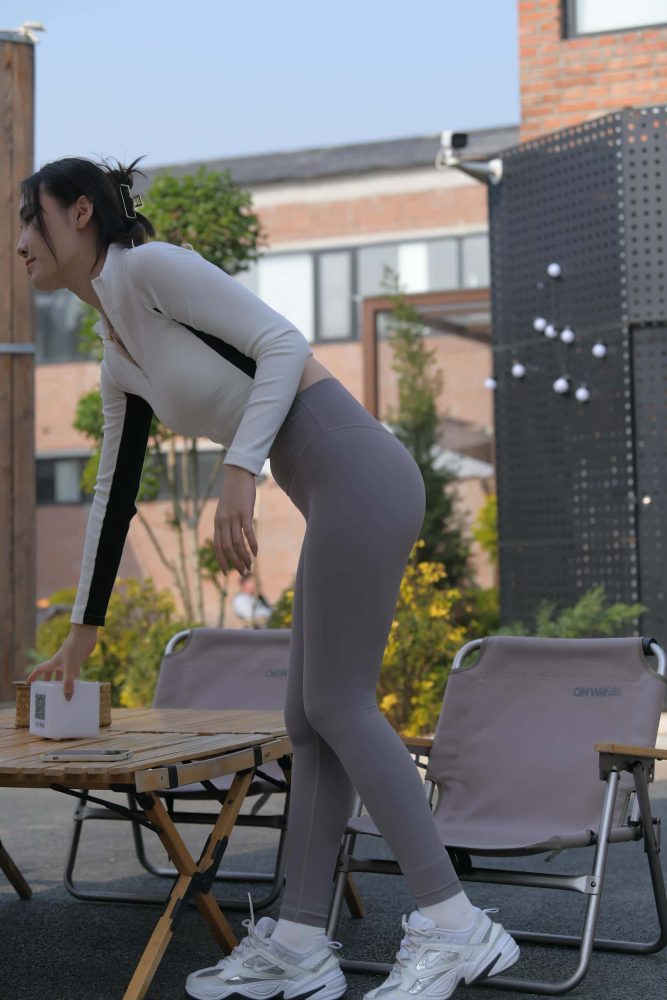 又飒又美的紫色瑜伽裤姑娘【701P】J8165-素云集