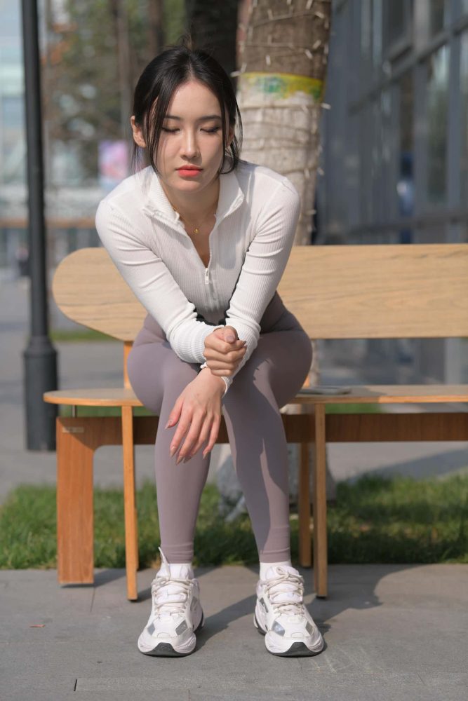 又飒又美的紫色瑜伽裤姑娘【701P】J8165-素云集