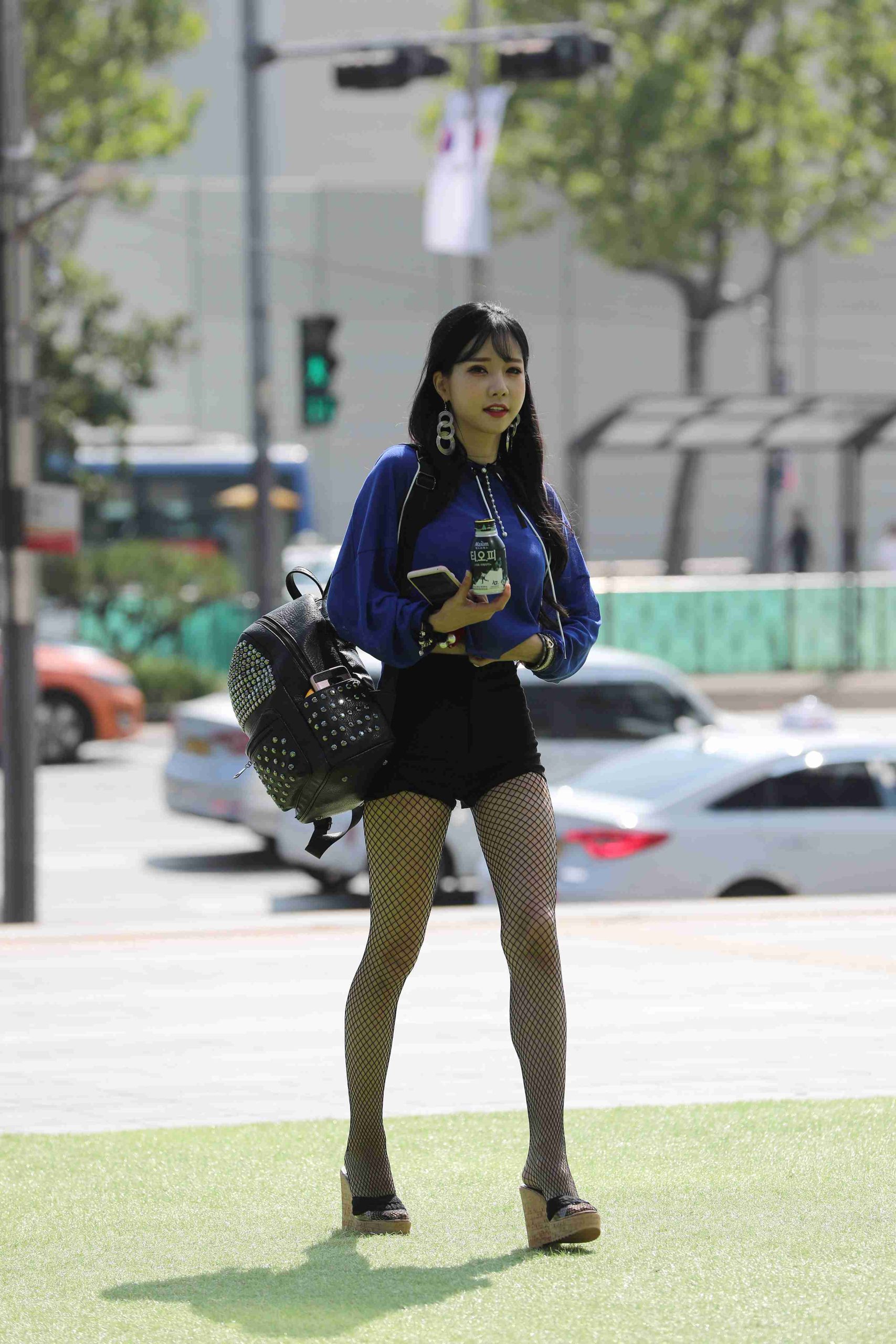 图片[1]-精选街拍作品 NO.3709 黑色热裤凉高美脚[150P／229MB]-素云集