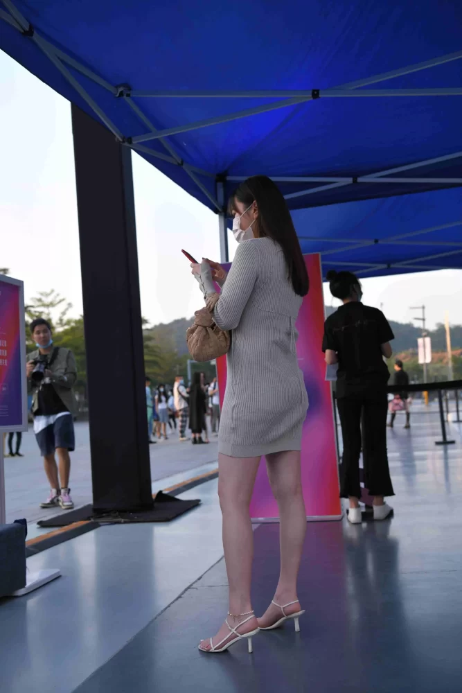 精选街拍作品 NO.3724 灰色紧身包臀裙[189P／622MB]-素云集