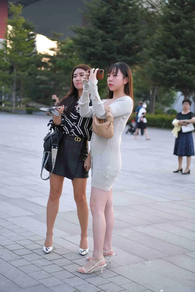 精选街拍作品 NO.3724 灰色紧身包臀裙[189P／622MB]-素云集